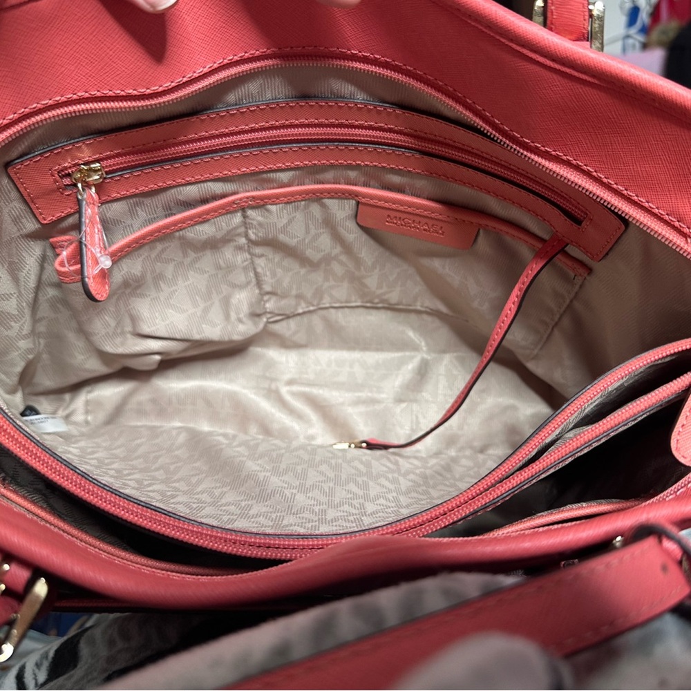 Michael Kors Coral Jet Set Tote Bag EUC - Picture 12 of 16